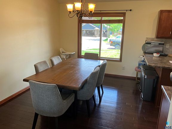 5th image of 5301 S Solono Ave