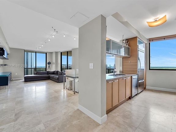 4th image of 16275 Collins Ave APT 1604