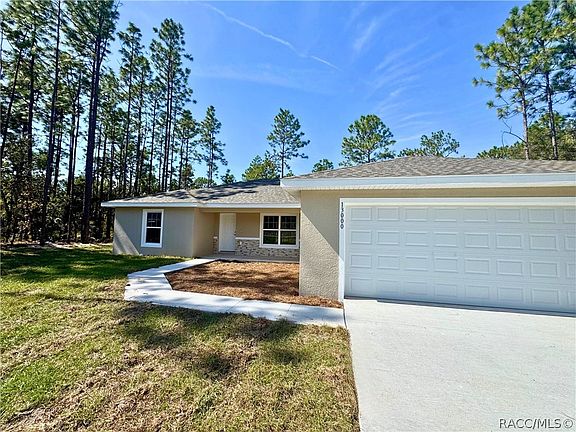 3rd image of 1540 E Artesian Ln