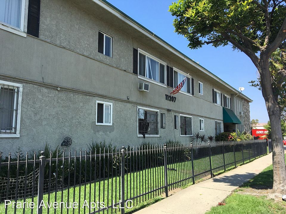 2nd image of 11207 S Prairie Ave #32