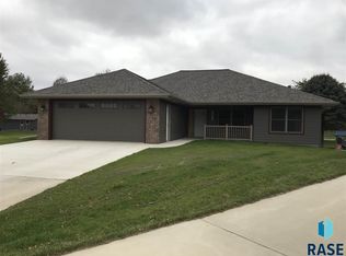 805 Dodge St #2, Luverne, MN 56156