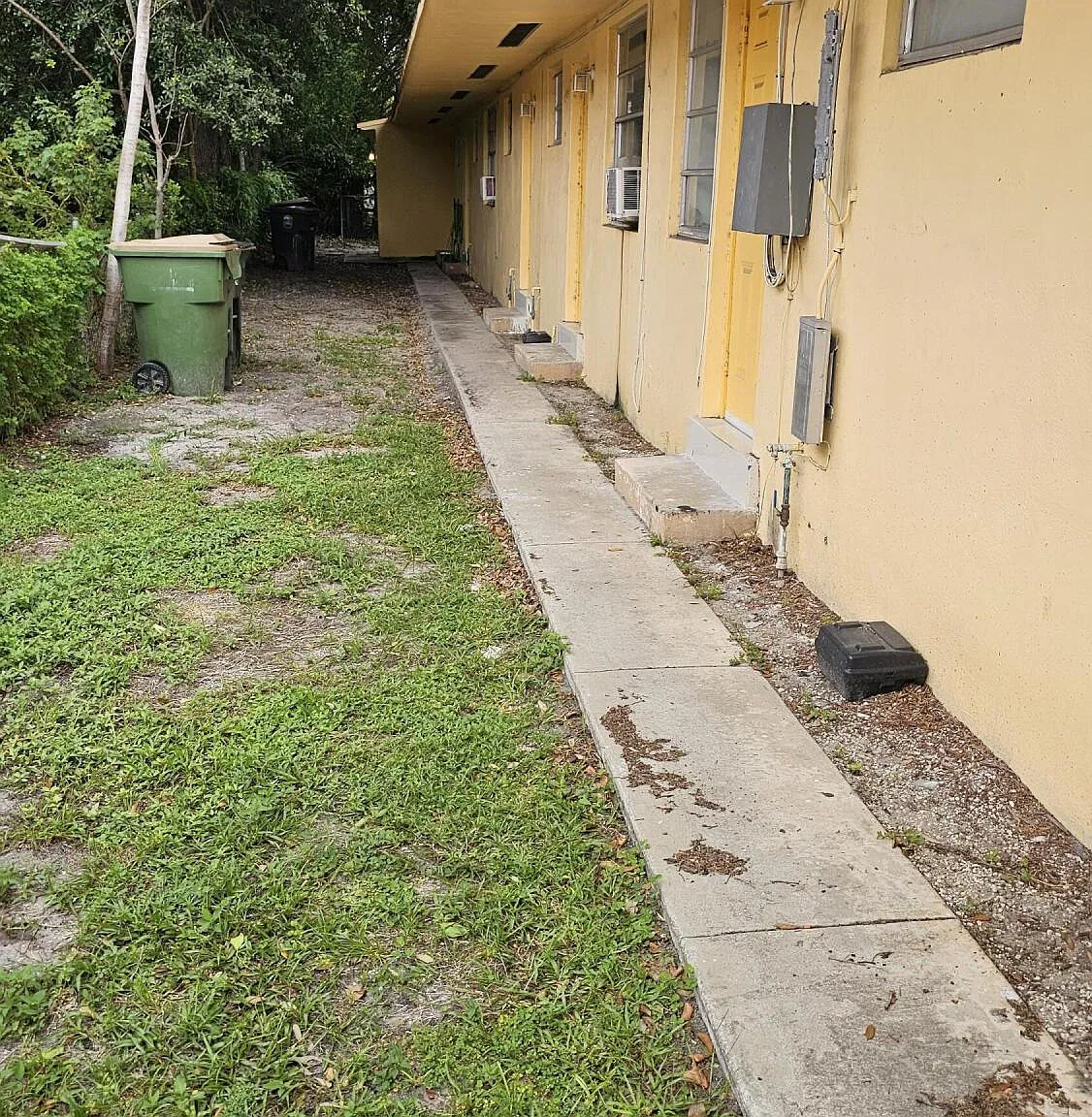 Studio, 1.0 bath, 200 sqft, $1,350 — Photo 2