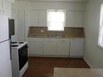 4th image of 2205 NW Ozmun Ave