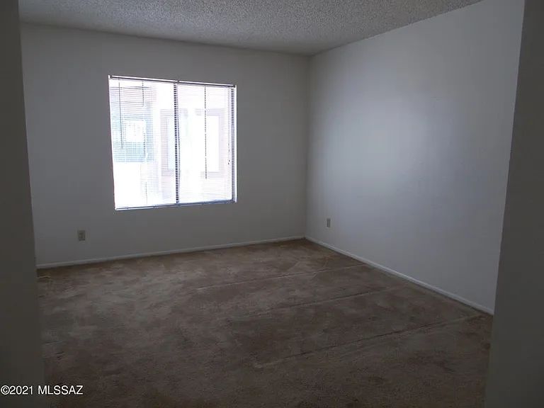1668 W Park Wood Ln — Photo 19