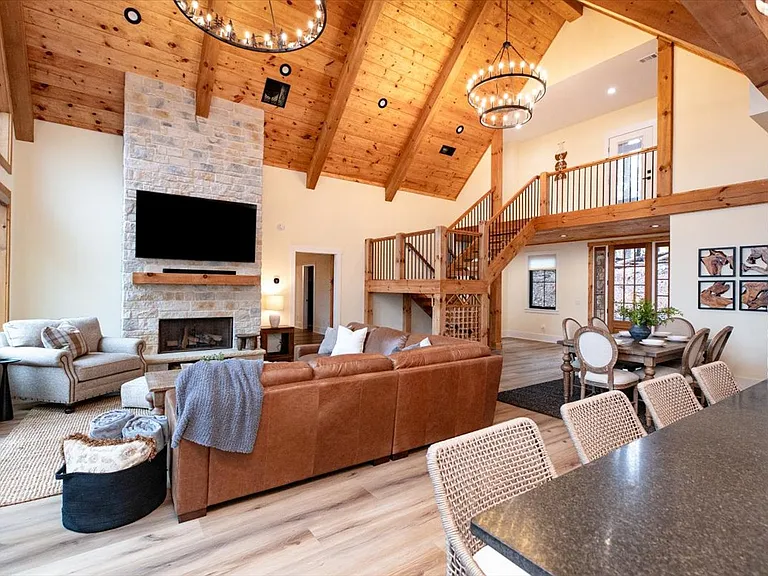 458 Palisade Dr — Photo 41