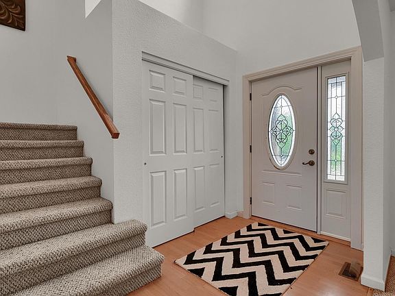 3rd image of 416 Friendship Ln