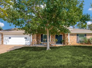 2244 Shady Brook Dr, Bedford, TX 76021