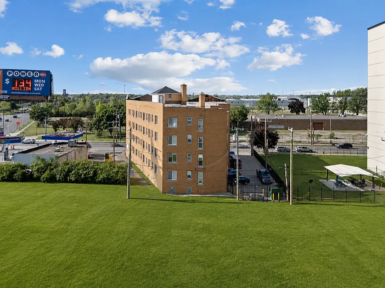 Palmer Lofts Apartments — Photo 18