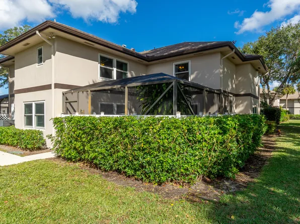 31 Clinton Court #C, Royal Palm Beach, FL 33411