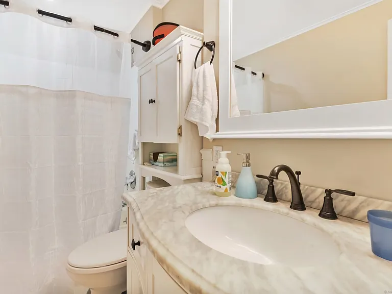 377 Park Rd #2 — Photo 13