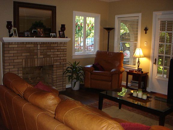 3rd image of 619 Clermont Ave
