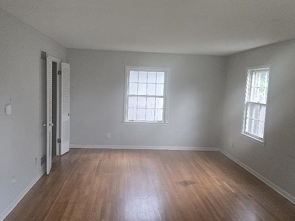 3rd image of 3639 Huckleberry St