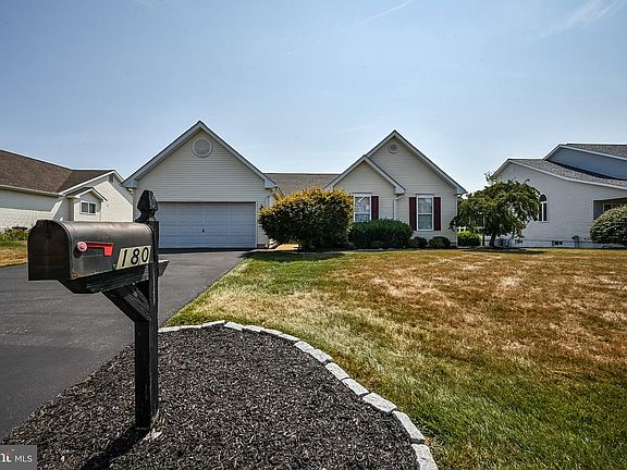 4th image of 180 Willamette Dr