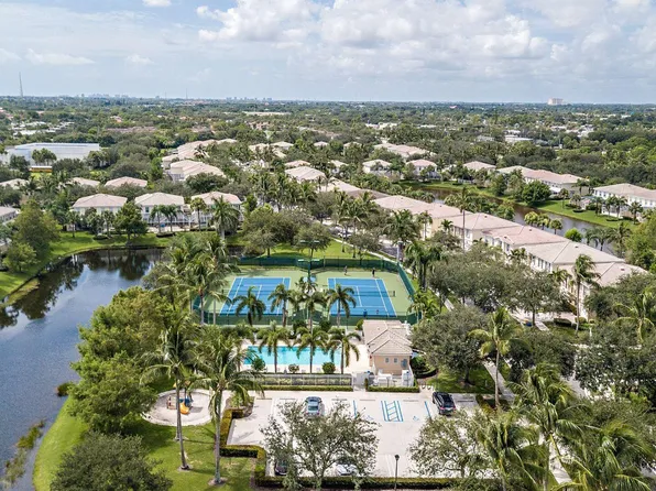 102 Santa Barbara Way, Palm Beach Gardens, FL 33410