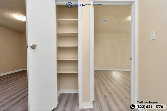 6545-6611 Brittmoore Rd — Photo 13