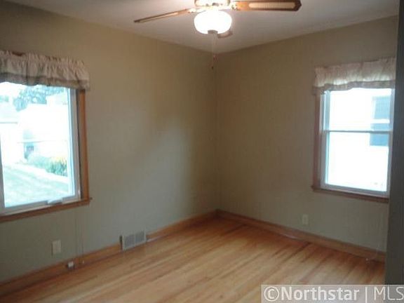 4th image of 1825 Nevada Ave E
