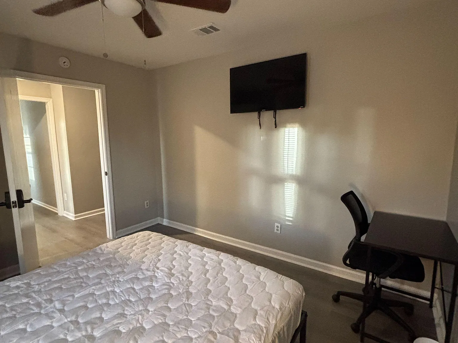4 bed, 2.0 bath, 1500 sqft, $936 — Photo 4