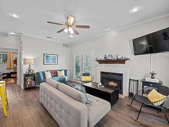 4th image of 802 S 1st St #126A