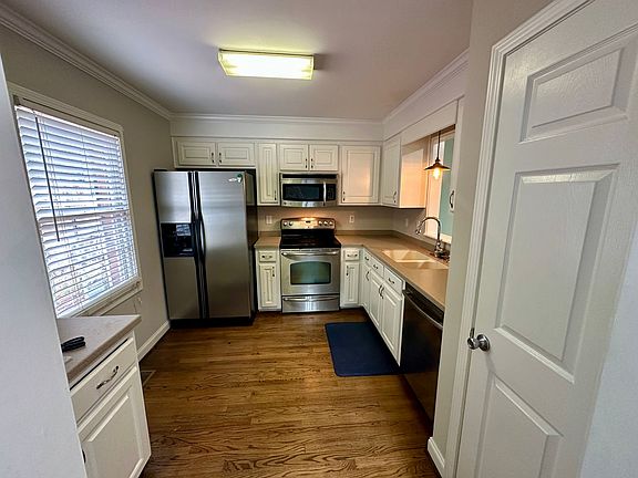 3rd image of 106 College Heights Blvd