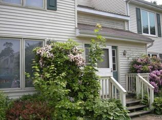 8 Maple Ln, East Stroudsburg, PA 18302