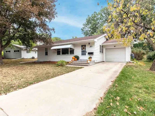 20 Brookfield Dr, Iowa City, IA 52245
