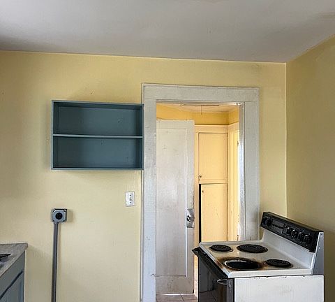 2nd image of 1123 4th St