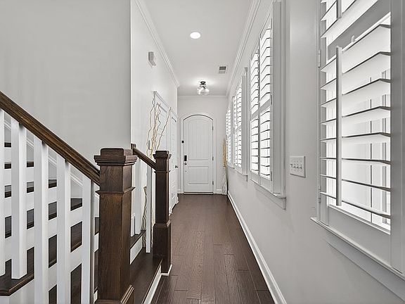 4th image of 10731 Endhaven Village Dr