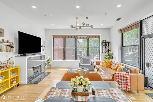 1 S Leavitt St #210 Photo 1