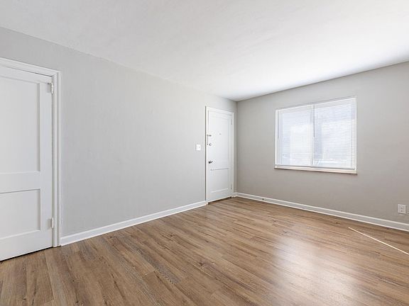 5th image of 231 E Xenia Dr #B