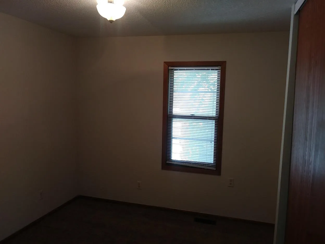 4627 Colfax Ave N — Photo 2