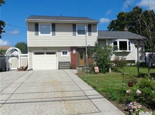 413 Hawkins Rd, Selden, NY 11784