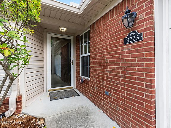 3rd image of 9223 Hawthorne Pointe Dr