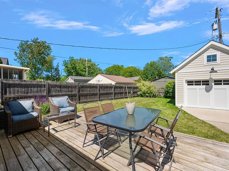 4420 Elmwood Ave — Photo 25