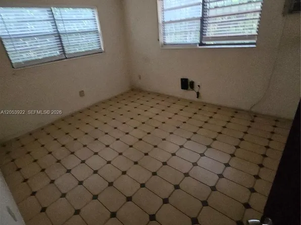 8920 SW 20th St, Miami, FL 33165