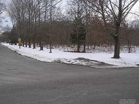 3rd image of 25 Carman Blvd