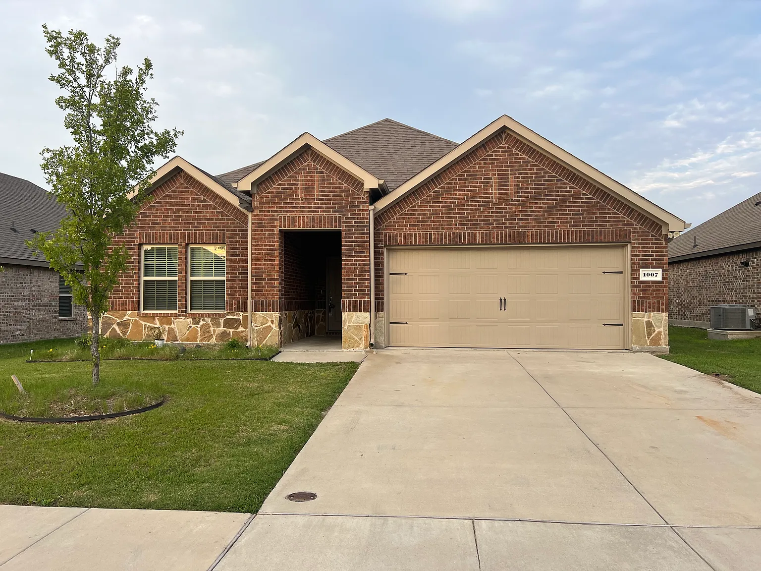 4 bed, 1664 sqft, $2,050 — Photo 1