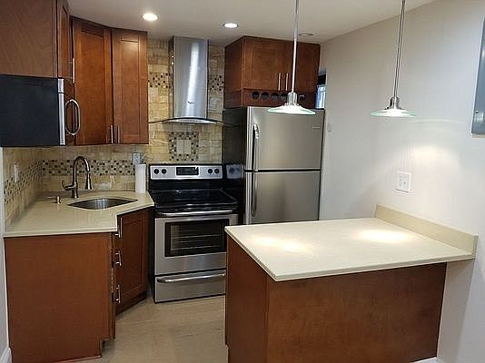 1st image of 37 Jefferson Ave #3