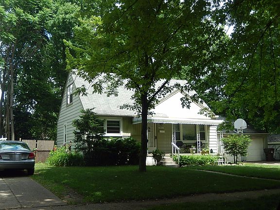 2nd image of 31904 Pierce St