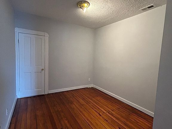 4th image of 588 Brock Ave #3SOUTH