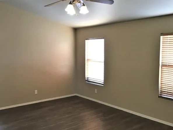 3 bed, 2.0 bath, 1300 sqft, $1,965 — Photo 3