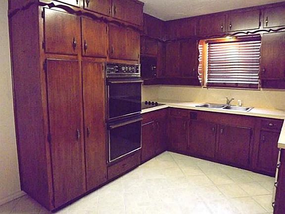 3rd image of 1303 SE 21st St