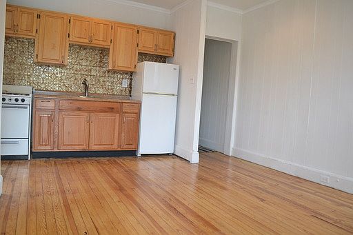 5th image of 2629 N Charles St APT 2R