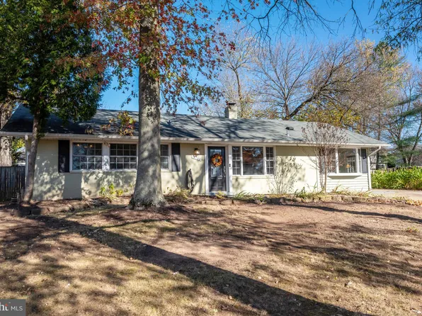 14700 Lock Dr, Centreville, VA 20120