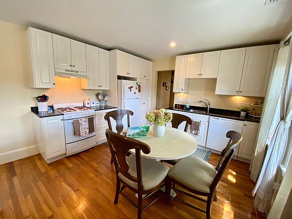 3rd image of 38 Grossman St #2L