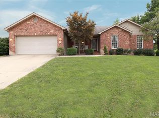 414 Bluff Meadows Dr, Valmeyer, IL 62295