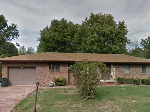 195 N 6th St, Breese, IL 62230