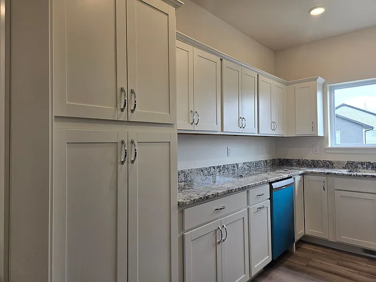 1609-1615-1654 Aspen Ct — Photo 19