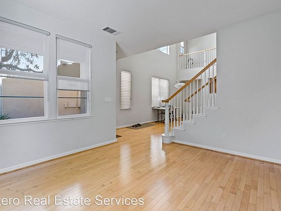 3rd image of 1010 Brackett Way