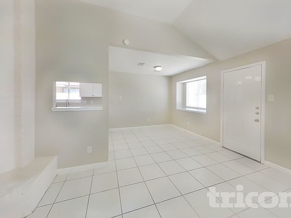 2nd image of 3446 Edgecreek Dr