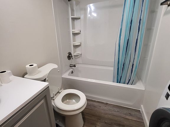 5th image of 2771 Princeton Dr